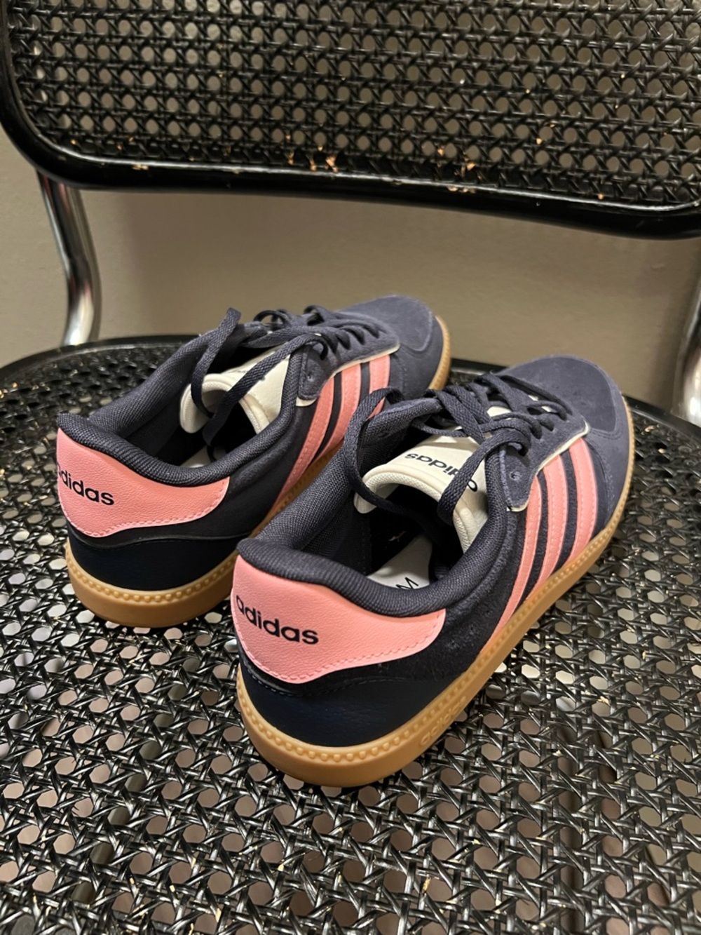 adidas Breaknet Sleek Suede Womens Sneakers - Picture 3 of 5